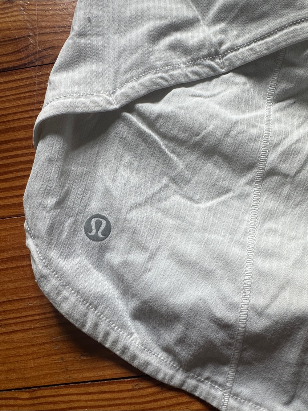 lululemon athletica White Women’s Speed Up Athletic Shorts 4” - Picture 3 of 3